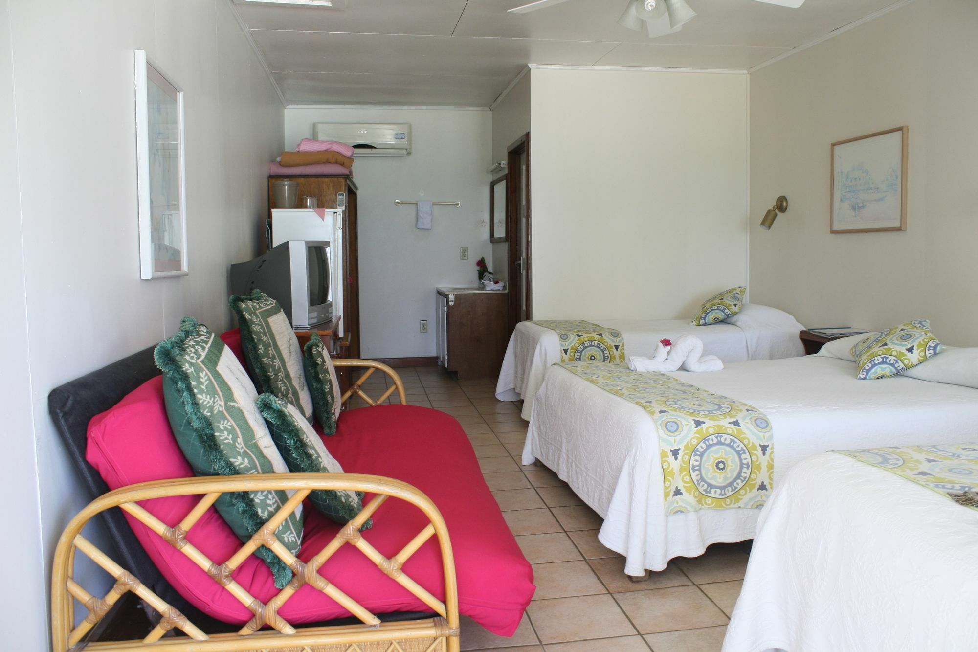 Holiday Hotel San Pedro  Buitenkant foto